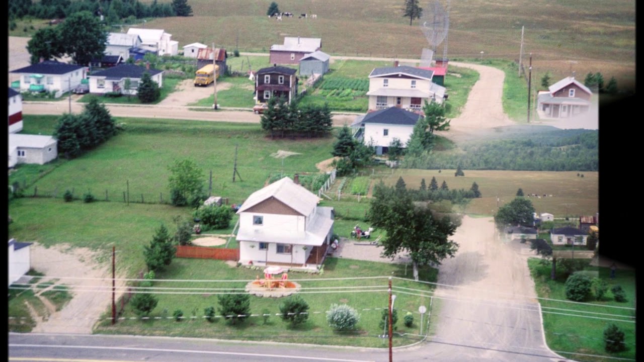 Le village de Mont Saint Michel à vol d'oiseau situé dans les Hautes Laurentides
