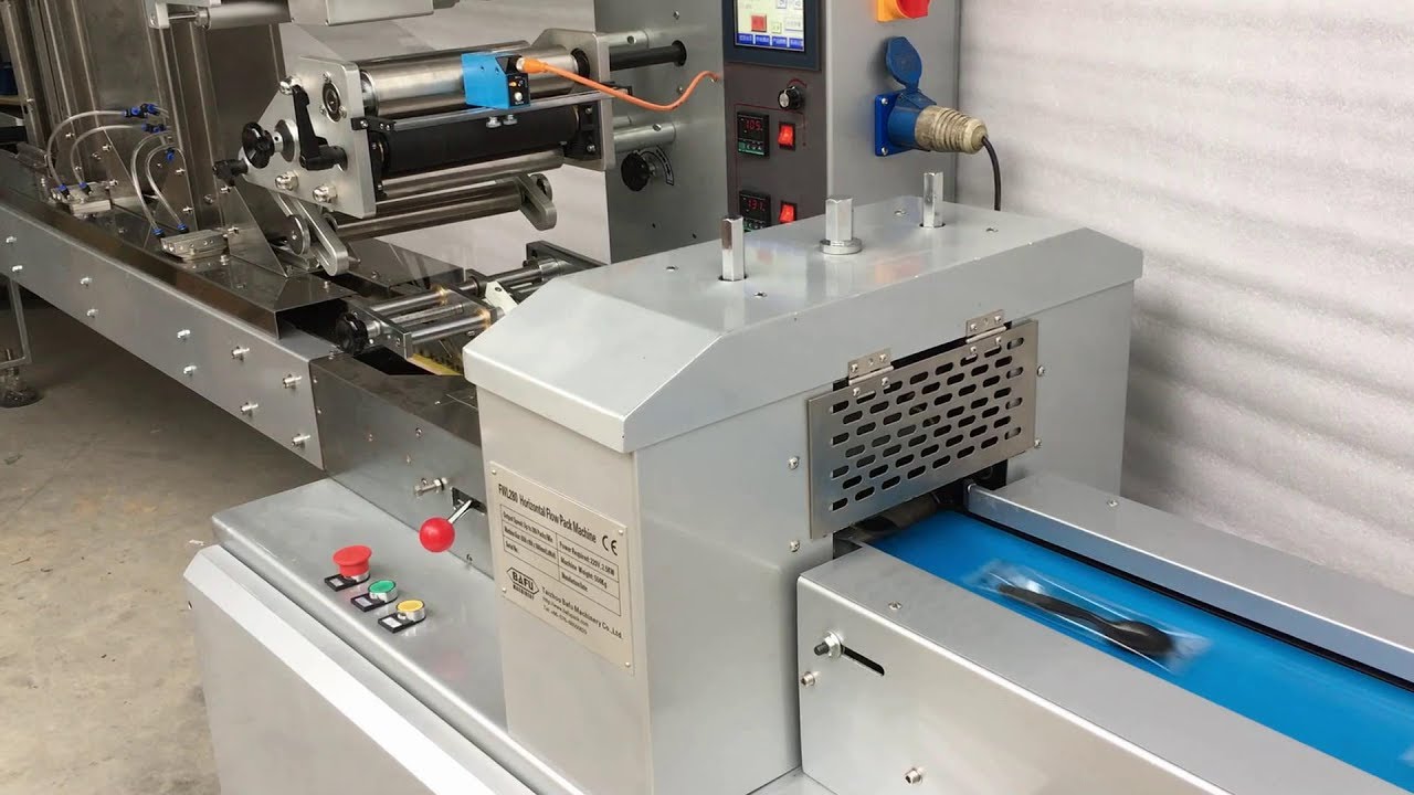 Spoon packaging machine, cutlery packaging machine, fork packaging