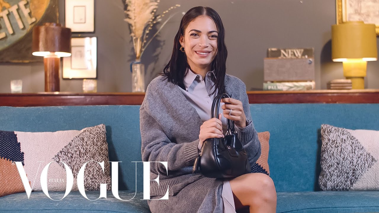 Elodie rivela cosa custodisce nella sua borsa | Vogue Italia