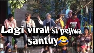 Cewek berhijab joget di ats pagar lagi virall,Para pejiwa santuy