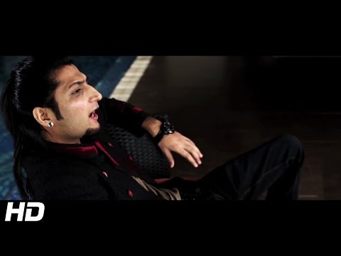 Screen shot of Adhi Adhi Raat Bilal Saeed music video