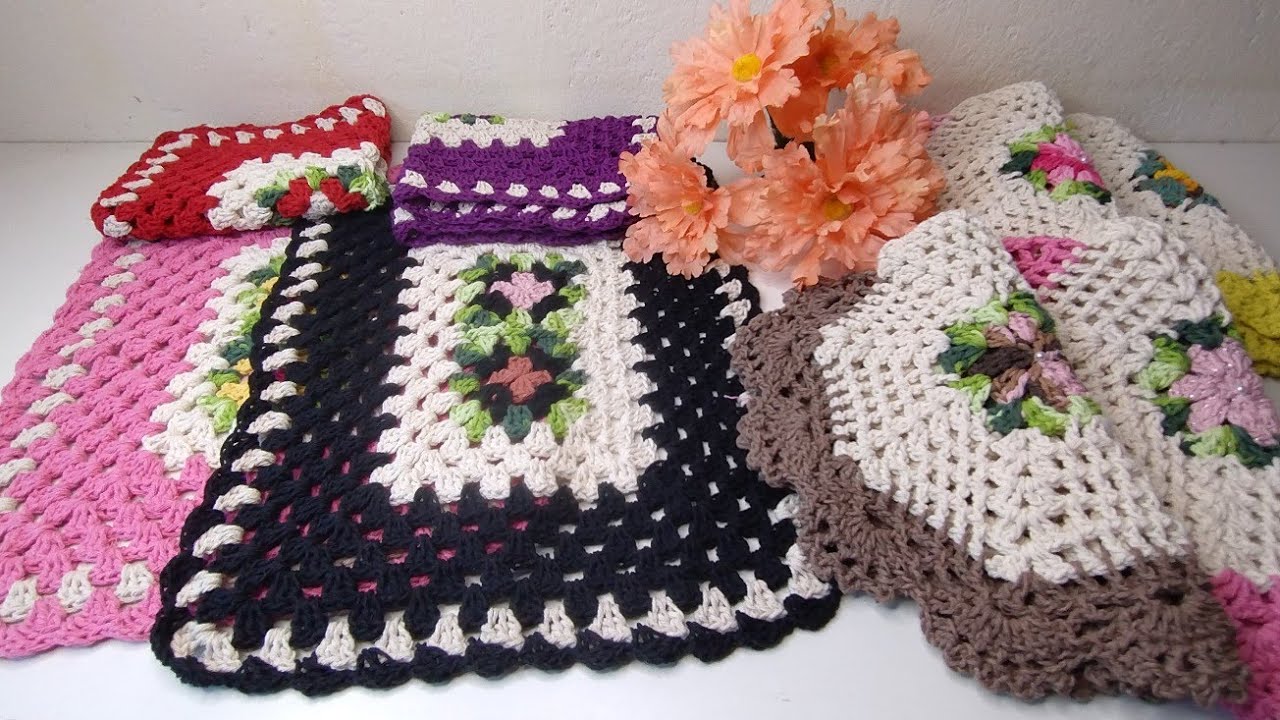 A produção por aqui não para  centro de mesa Karina e mini tapete retangular 🌹🌹