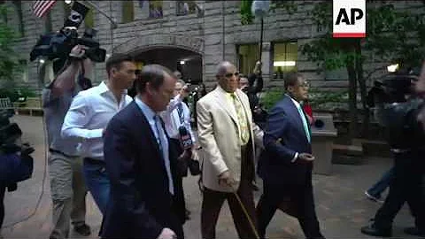 Cosby Arrives for Jury Selection