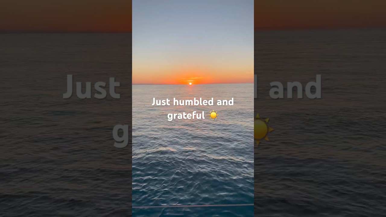 ⁣Enjoy this beautiful sunset with us !! #finallysailing #floridakeys #sailing #sunset