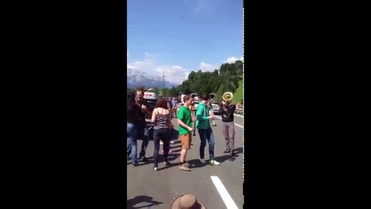 Stau auf der Tauernautobahn - YouTube