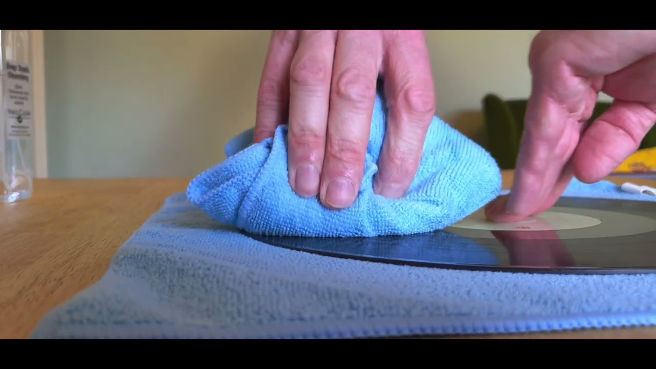 Cleaning My Records - Deep Track Cleansing - Vinyl Clear.