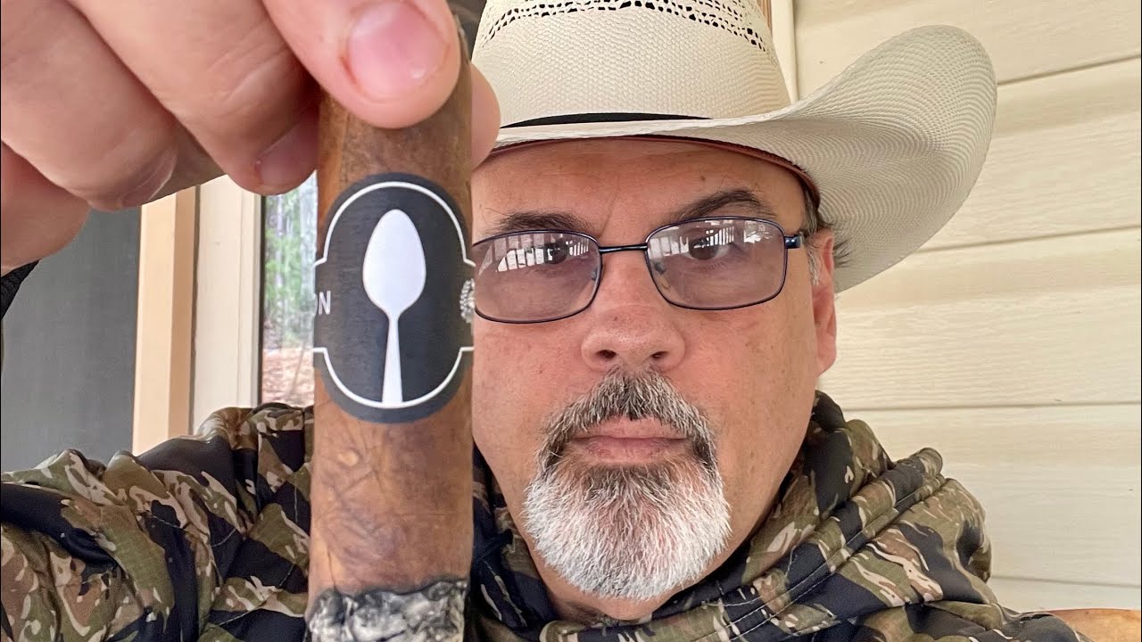 Caldwell Lost And Found Spoon Cigar Review