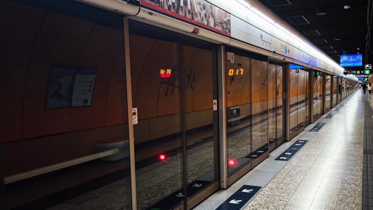 [隧道中行仔發出巨響嘅你]ISL M-Train(A161/A162)銅鑼灣-北角