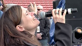 A Messianic Jewish Woman Sings Shema Yisrael & Shouts Hosianna @ Azusa Now chords