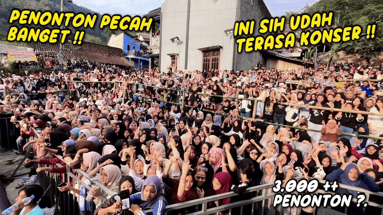 PENTAS DAHSYAT DI GRABAG !! Ini sih udah sekelas konser, penonton sampai desak-desakkan.