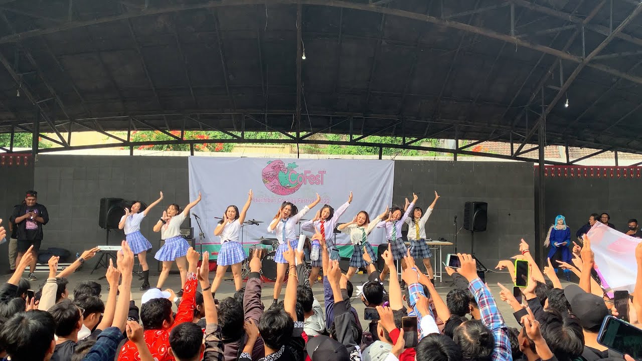 JKT 48 - Heavy Rotation + Fortune Cookies by Frhythm Girls at Hisashiburi Cosplay Festival 220612