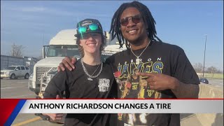Colts starting QB Anthony Richardson helps stranded motorists