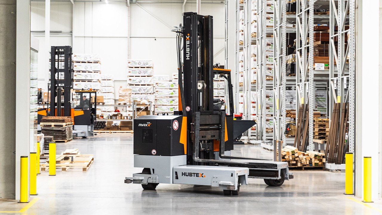 Schmalgang + 11,5 m Hubhöhe: So optimiert Awood seine Holzlogistik mit HUBTEX