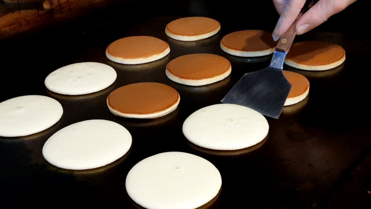 "도라에몽이 좋아하는" 도리야끼 / Jiggly fluffy cake Japanese Pancake Dorayaki (どら焼き