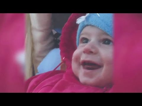 Видео: 3-летний папа предположительно убил дочь, приковав ее цепью к машине и зажег в огне