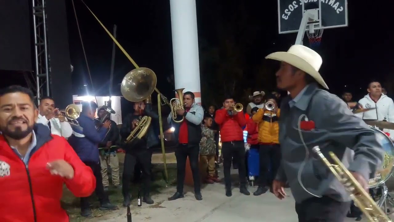 TROMPETISTA ALEGRE OFICIAL... deleitando una nusica con los tromponeros del ...ESTRUENDO DE OAXACA