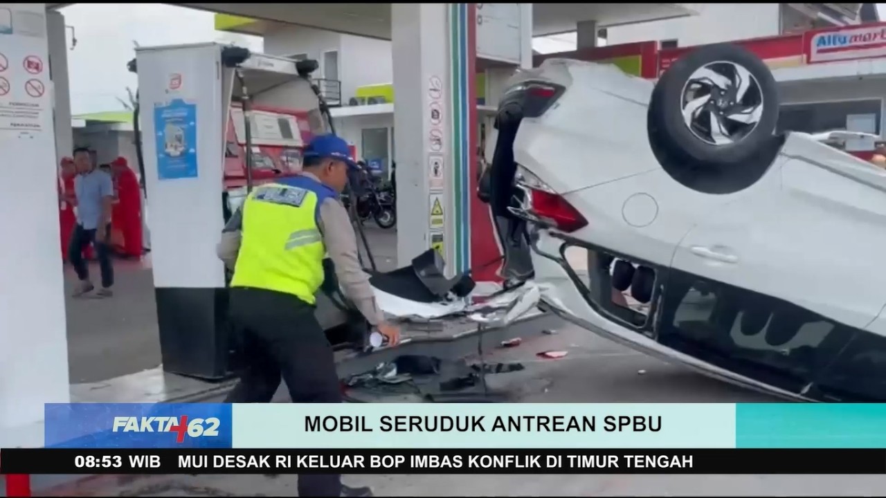 Mobil Terbang Seruduk Antrean SPBU di Sragen