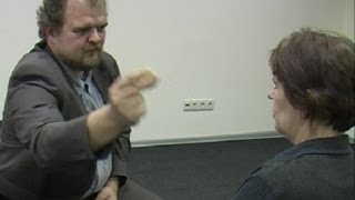 Регрессивный гипноз. Женщина видит будущее. Идет 2024 год. Регрессивный гипноз. Женщина видит будущее. Идет 2024 год.