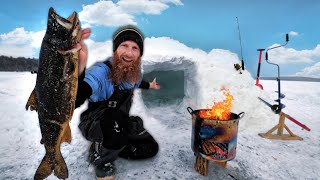 48C Winter Tundra Survival Challenge in SNOW IGLOO (NO Food, NO Water, NO Shelter!)