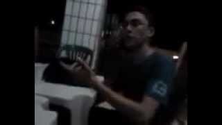 Davi Sentando No Pinto Do Irmão