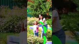 Maya y mamá salvan a Lina del dragón