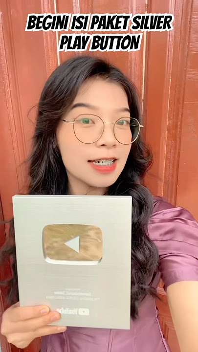 Unboxing the silver play button which arrived in 1 month #silverplaybutton