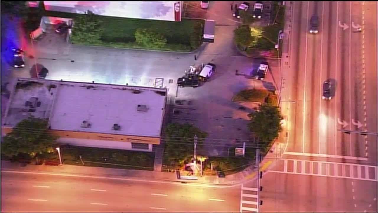 Man's body found in Miami Gardens - YouTube
