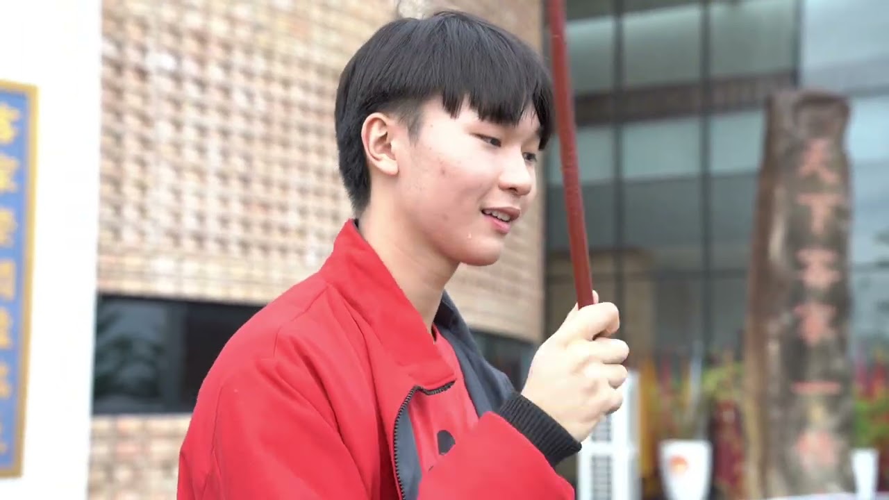 新年好马   Christian Richard Darmali cover