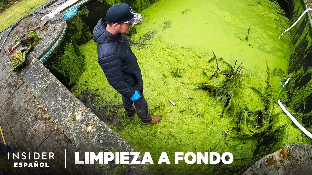 ⁣Cómo se limpian los fondos de las piscinas en profundidad | Limpieza a fondo | Insider Español