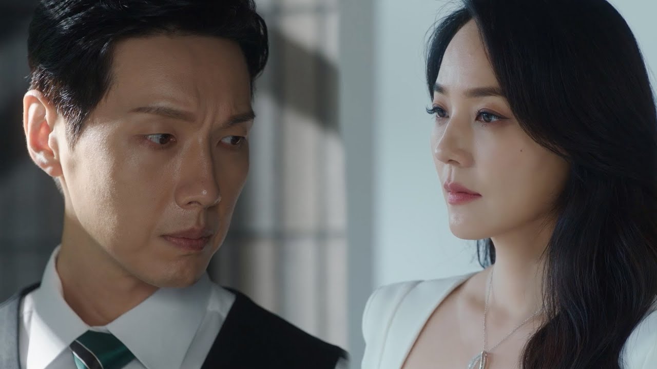 First Lady Battles Her President Husband, Even Falsely Accusing Him of Infidelity.