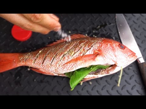 Video: Cómo Cocinar Pescado Con Piñones