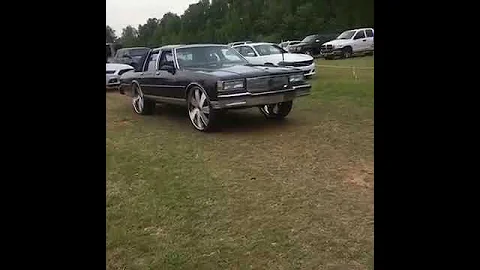 Classic ride on RUCCI TAZZ rims with RUCCI Custom Grille