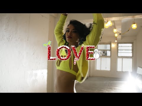 Videó: Hihetetlen globális modell, Shanina Shaik
