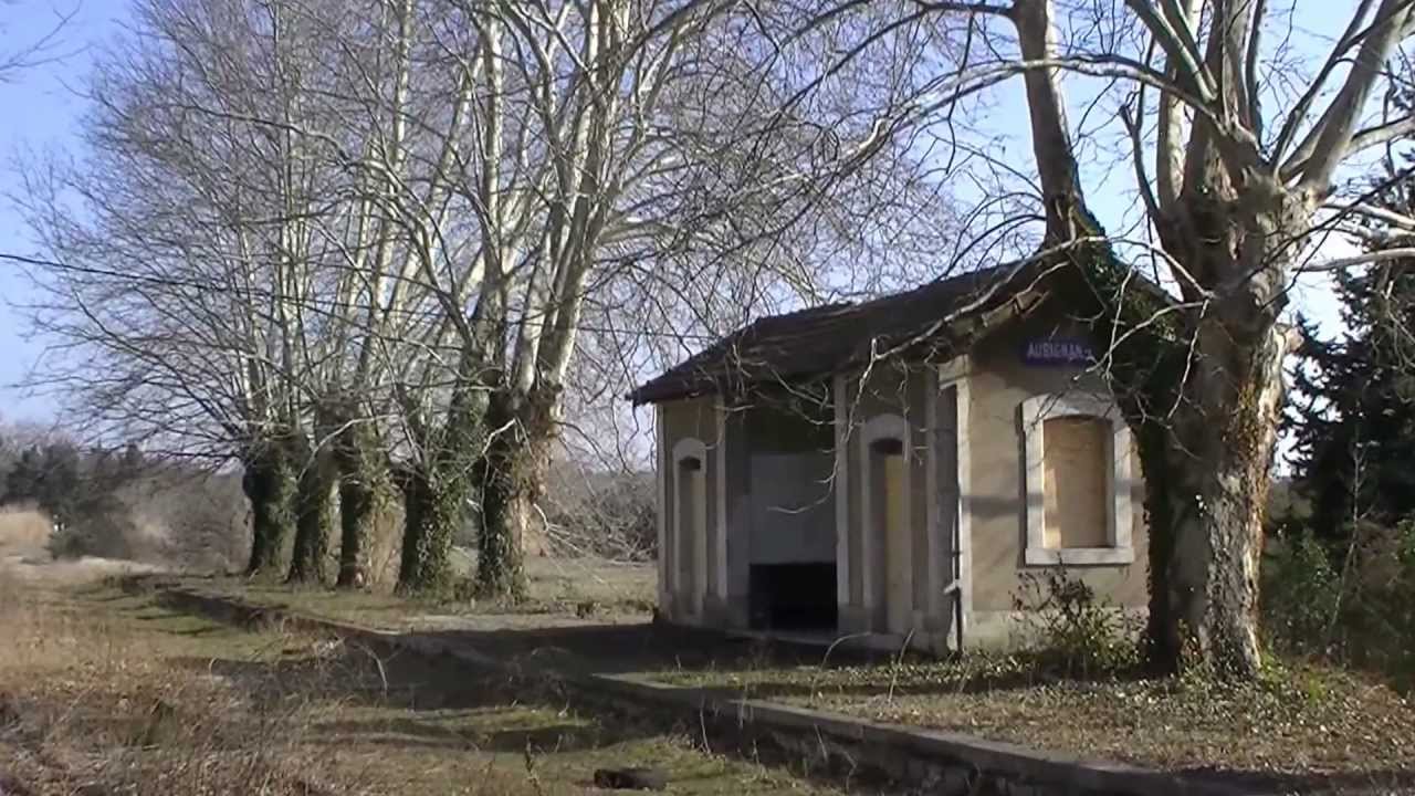 Trains:Vieille voie ferrée desaffectée.Vieille gare d'Aubignan-Loriol du comtat