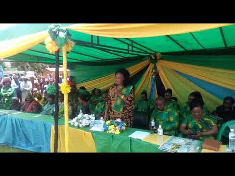 Video: Je! Ni Nani Mahali Pa Kwanza Kwa Mwanamke: Mume Au Mtoto?