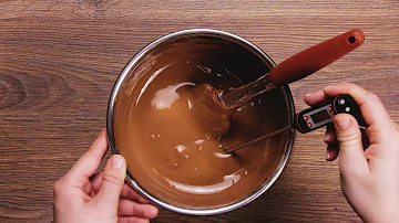 Wie wird geschmolzene Schokolade glänzend?