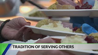 Volunteers come together to serve hundreds a Thanksgiving meal in Lexington