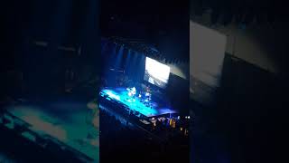 Andreas Moe - Bus Stop (Live at the O2 Arena)