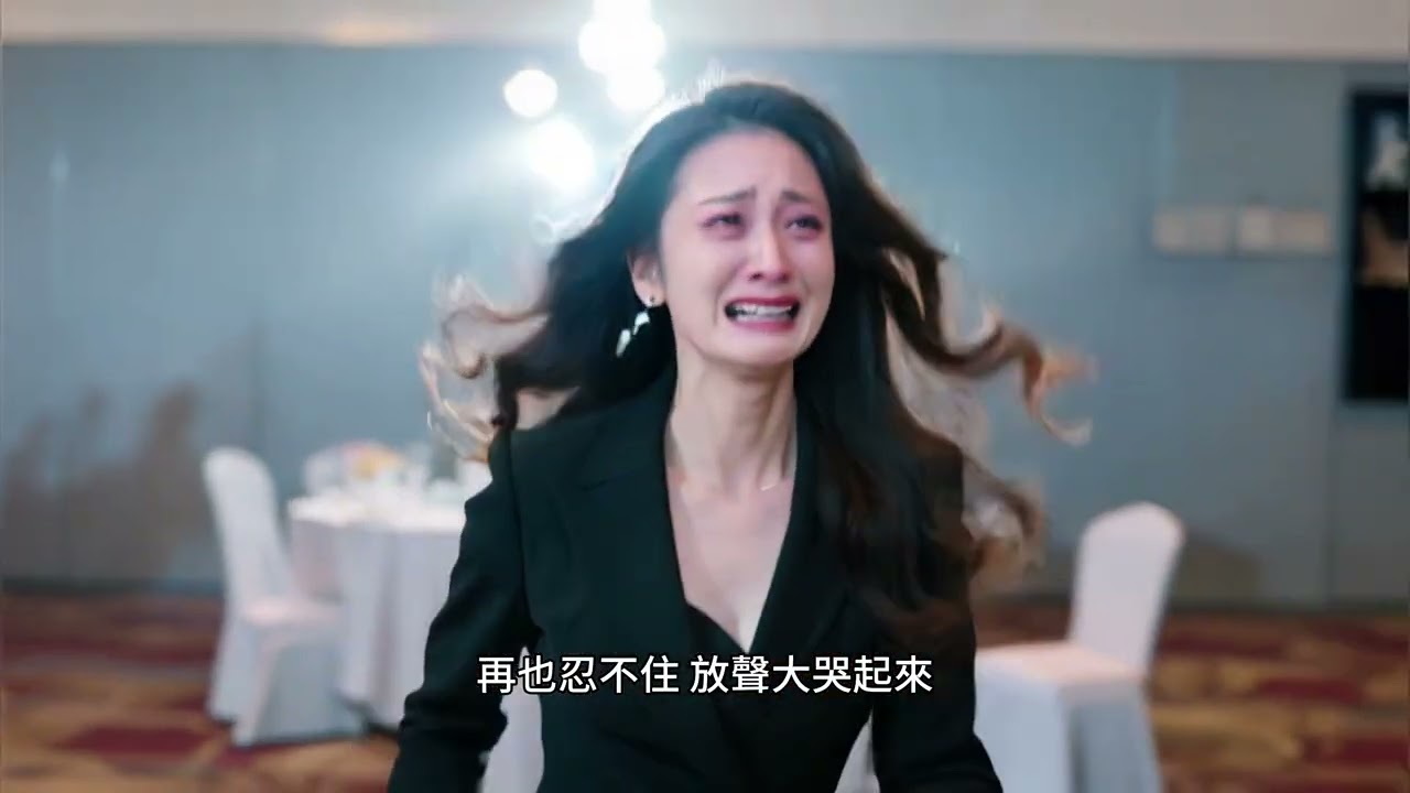 【完结】小三穿着我定制的婚宴礼服亮相，婆婆夸她天作之合，我亮出定制合同，礼服收回她出丑！