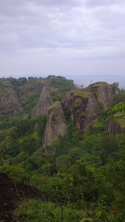 Pemandangan Gunung Api Purba ( Nglanggeran )