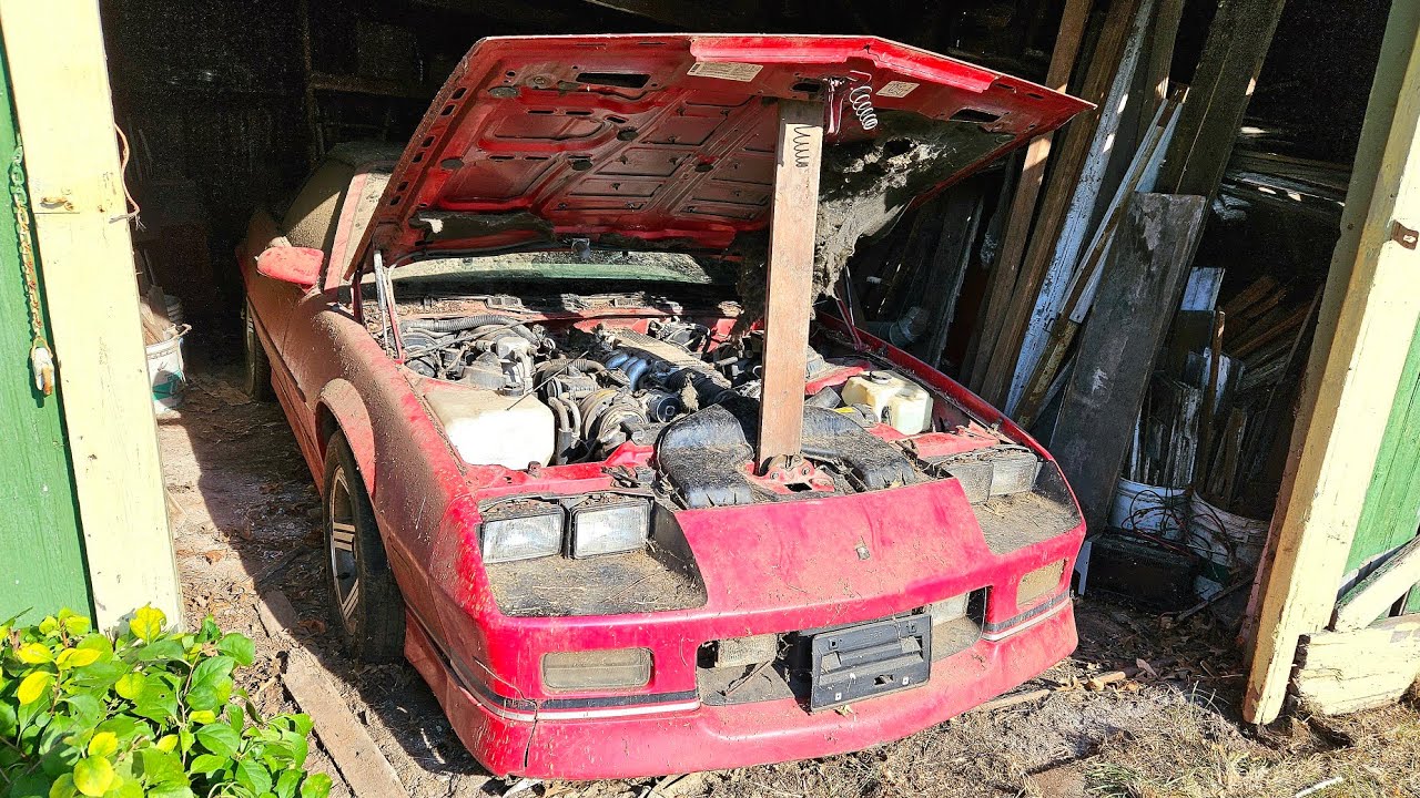 BARN FIND Camaro IROC-Z Sitting Since The 90's WILL IT RUN? - NNKH
