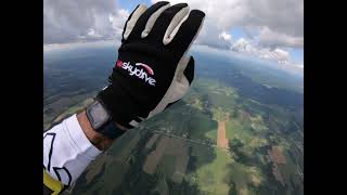 Hop’n’Pop, cool exit (GO Skydive)