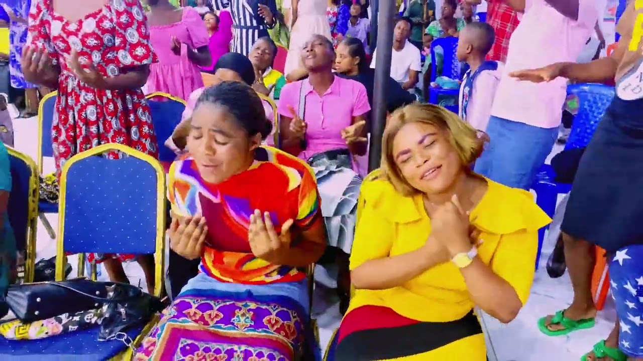 Ketsia mbuyi interprète Nous venons à toi ♥️💥💥🔥🔥