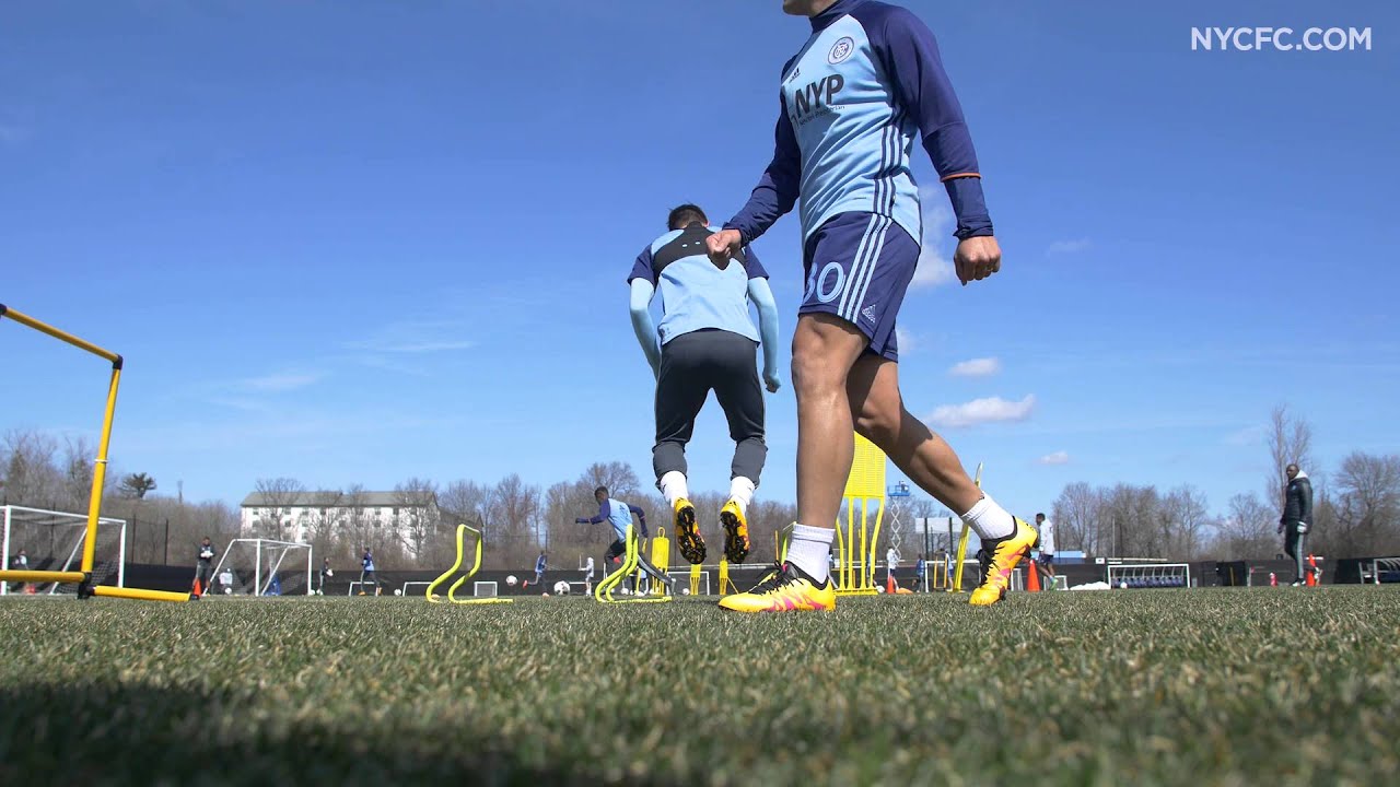 Patrick Vieira has a go at trick shots | Inside Training 7