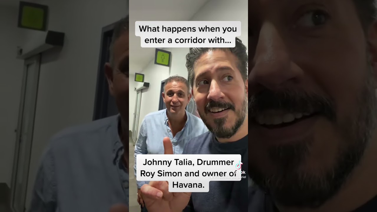 Freddy Gabriel sings with random singers 