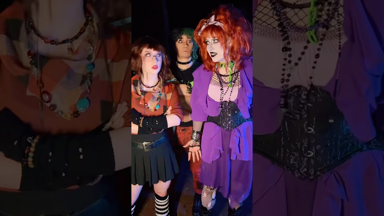 Velma, you okay? 🫣#scoobydoo #cosplay #cosplayer #daphne #velma