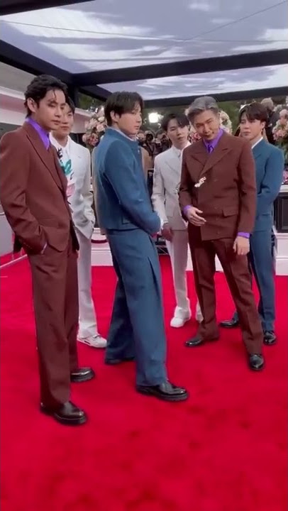 【220404】Help! They are so EXTRA and I love it! T_T • (BTS @ Grammy 2022 Red Carpet - Las Vegas)