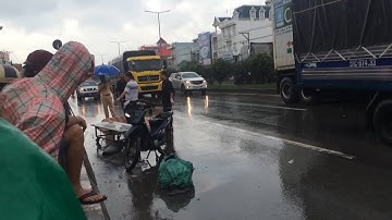 Va chạm với xe tải trên quốc lộ 51, hai thanh niên tử vong