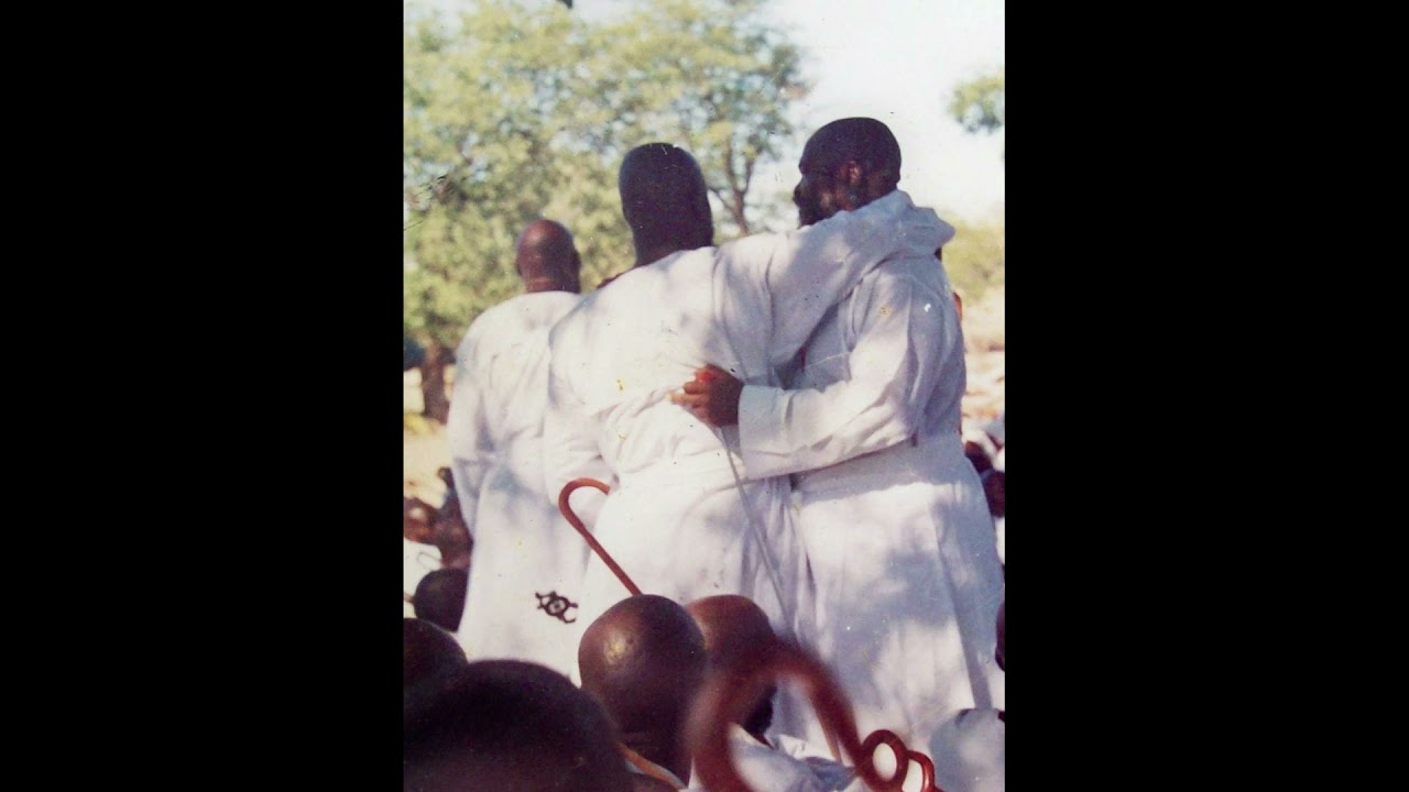 DITUNGAMIRE with Mai Sofa & Oliver