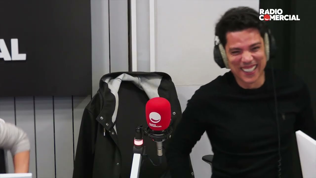 Rádio Comercial | Um coveiro, uma cabeleireira e um maestro - Rebenta a Bolha
